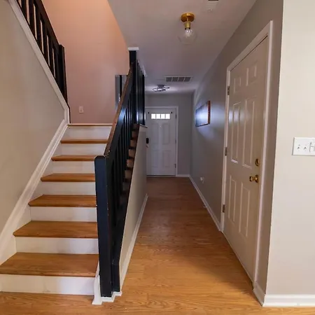 Laid In Luxury 2br Garage Clt