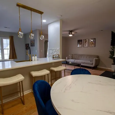 Laid In Luxury 2br Garage Clt