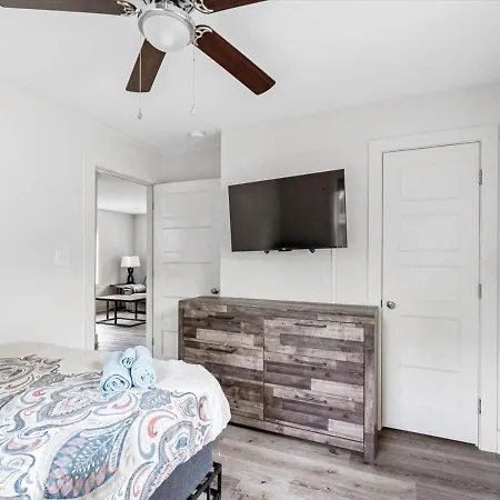 Uptown Nest By Stadium, Convention Center & Arena Apartment *