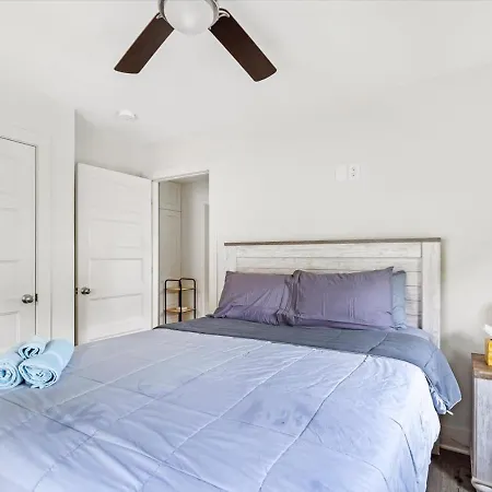 Apartment Uptown Nest By Stadium, Convention Center & Arena