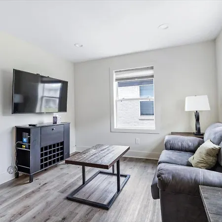 Uptown Nest By Stadium, Convention Center & Arena *