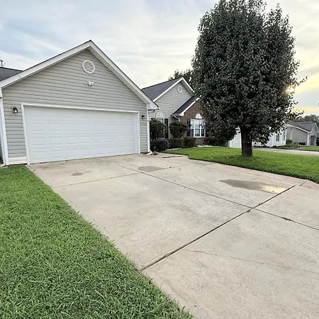 Queen Family-friendly Entire House,