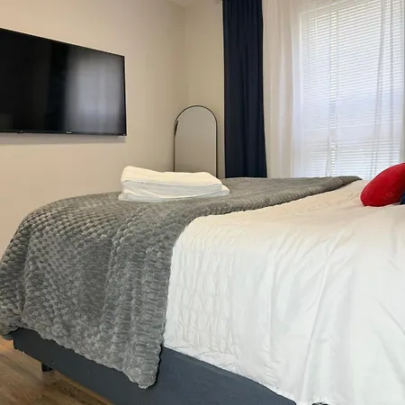 Holiday home Queen Family-friendly Entire House,