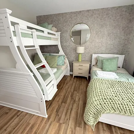 Queen Family-friendly Entire House, Charlotte