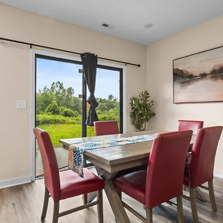 Pet Friendly 3br House In *