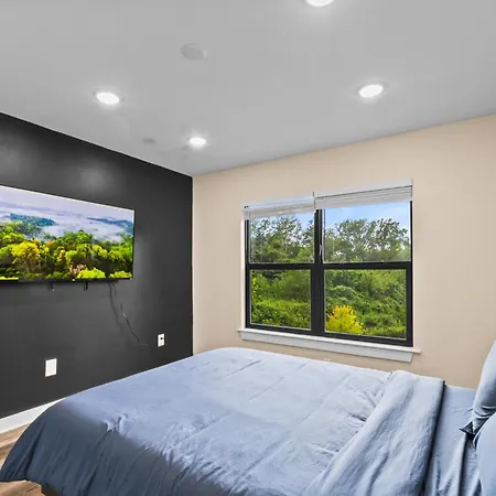 Pet Friendly 3br House In