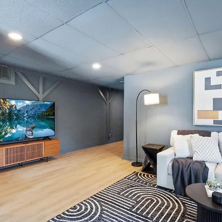 Newly Renovated-private Pool & Huge Deck * Charlotte
