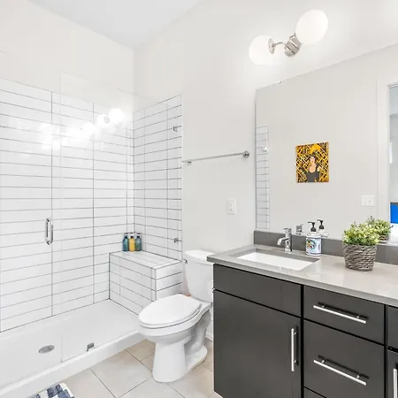 Holiday home Modern New 4br Near Noda & Downtown *