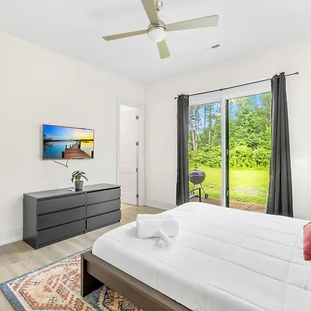 Holiday home Modern New 4br Near Noda & Downtown *