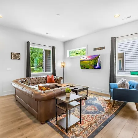 Holiday home Modern New 4br Near Noda & Downtown *