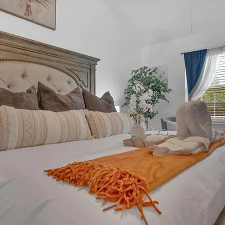 Holiday home Updated Area With Hot Tub Near Your Perfect Retreat