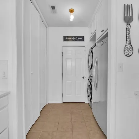 Updated Area With Hot Tub Near Your Perfect Retreat * Charlotte