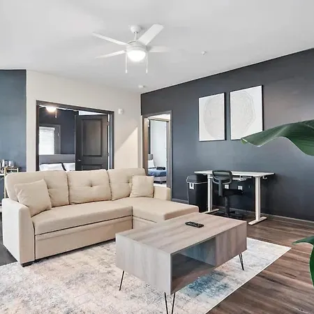 Luxe 1br In Waverly