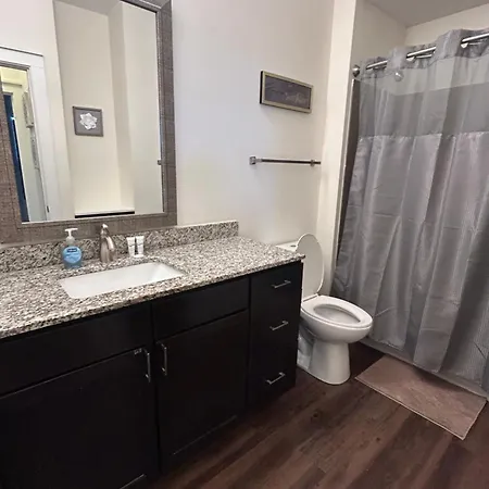 2 Bedroom Boutique In The Heart Of Apartment Charlotte