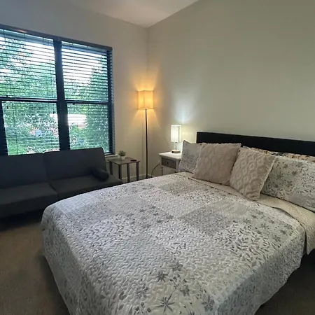 2 Bedroom Boutique In The Heart Of Apartment Charlotte