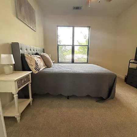 2 Bedroom Boutique In The Heart Of Apartment
