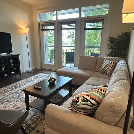 Apartment 2 Bedroom Boutique In The Heart Of *