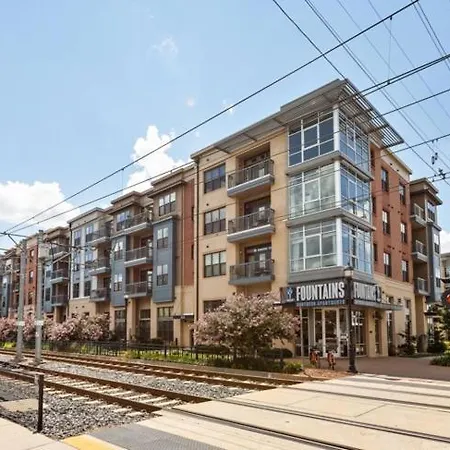 2 Bedroom Boutique In The Heart Of Apartment *