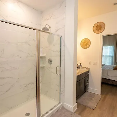 Apartment Beautiful In Concord With Swimming Pool And Gymn