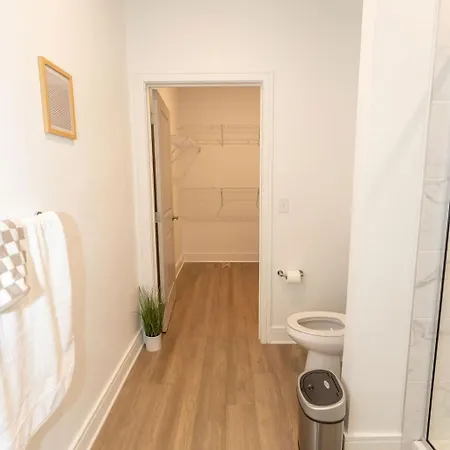 Apartment Beautiful In Concord With Swimming Pool And Gymn