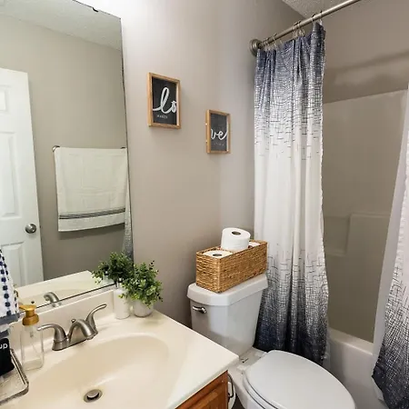 Holiday home 3 Bedroom House 10 Mins To Uptown Charlotte