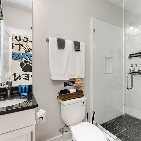 Holiday home Queen City's Den Uptown