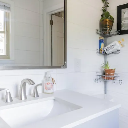 Peachtree Hideaway * Charlotte