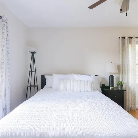Peachtree Hideaway Holiday home Charlotte