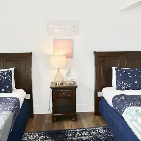 Sunset Shores Retreat Holiday home *