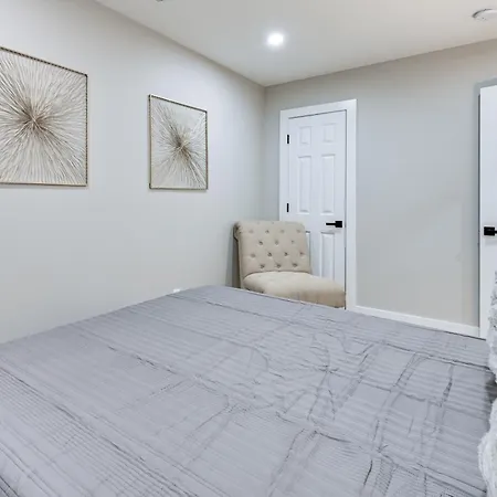 2 Mi To Uptown Family With Game Holiday home *