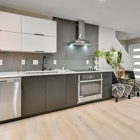 2 Mi To Uptown Family With Game Holiday home *