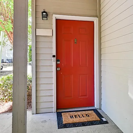 1/2 Mi To Bank Of America Stadium: Uptown Condo! Holiday home *