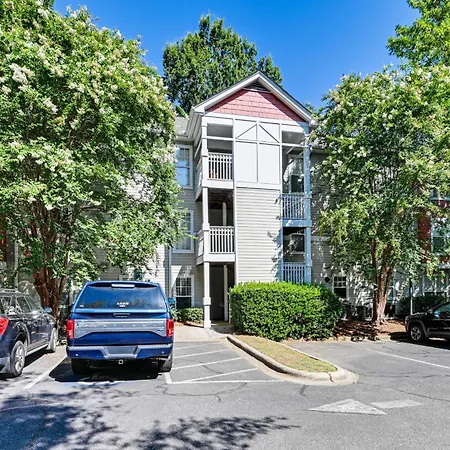 Holiday home 1/2 Mi To Bank Of America Stadium: Uptown Condo! *