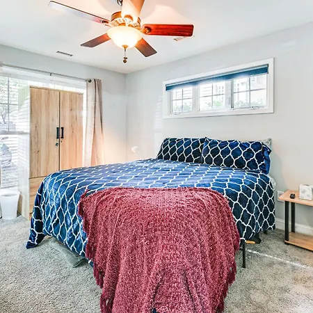 1/2 Mi To Bank Of America Stadium: Uptown Condo! Holiday home