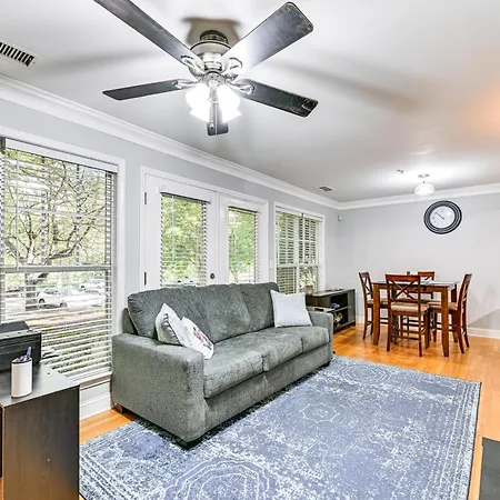 1/2 Mi To Bank Of America Stadium: Uptown Condo! Holiday home
