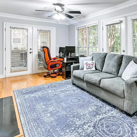 1/2 Mi To Bank Of America Stadium: Uptown Condo! Holiday home *