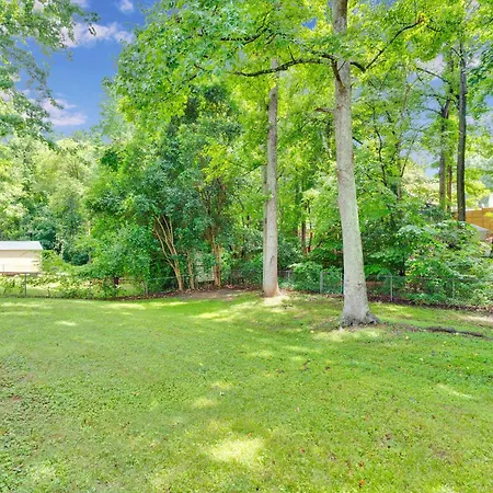Holiday home Game In Uptown, 3br Sleeps 7, Pet-friendly, Fenced Backyard With Deck *