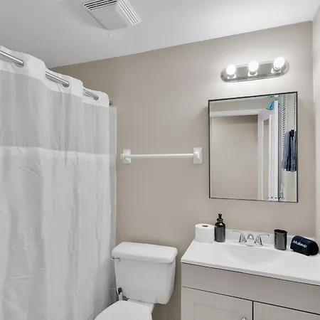 Game In Uptown, 3br Sleeps 7, Pet-friendly, Fenced Backyard With Deck * Charlotte