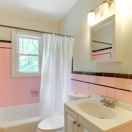 Holiday home 6 Mi To Uptown Family In Charlotte