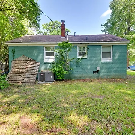 Holiday home 5 Mi To Uptown: Hideaway W/ Yard