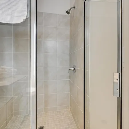 2 Mi To Uptown Charlotte: Family Townhome! Charlotte