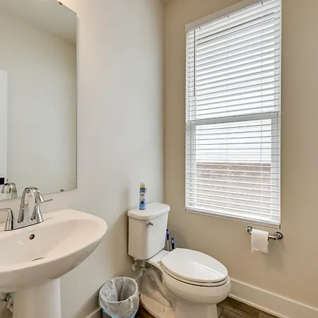 2 Mi To Uptown Charlotte: Family Townhome! Holiday home Charlotte