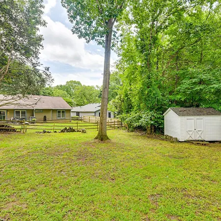 Holiday home 10 Mi To Uptown Family With Backyard *