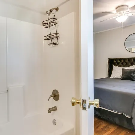 < 2 Mi To Uptown Charlotte: W/ Large Yard! *