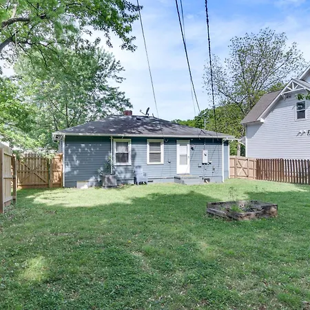 Holiday home < 2 Mi To Uptown Charlotte: W/ Large Yard! *