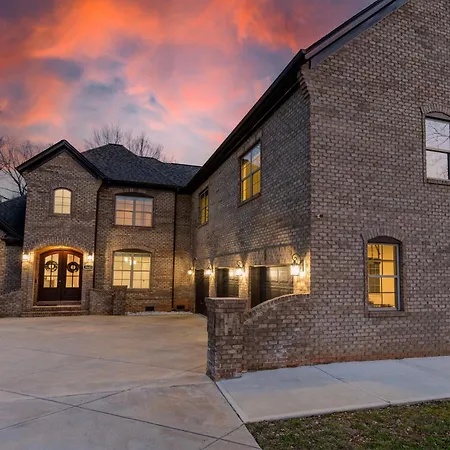 Acres Retreat Holiday home Charlotte