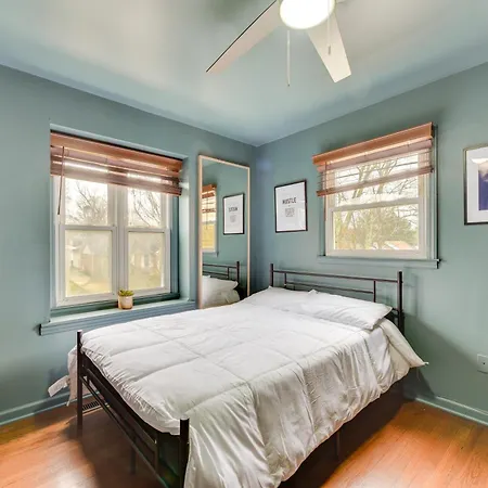 Holiday home 8 Mi To Uptown With Hot Tub In Charlotte! Charlotte