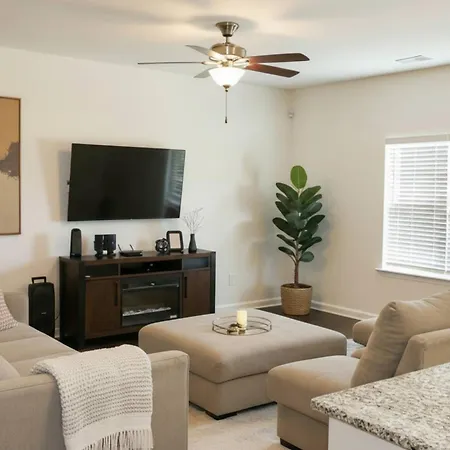 Arbor Creek Retreat Homestay Charlotte