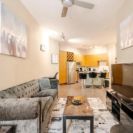 Stylish 1br Uptown *