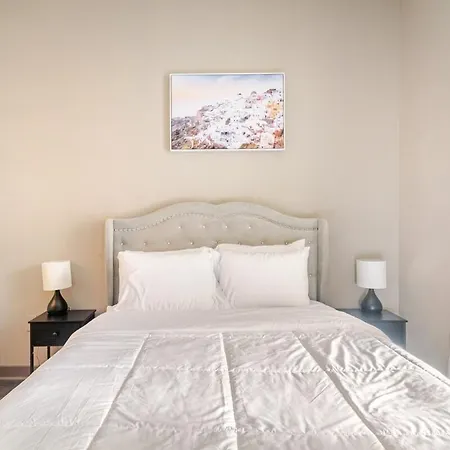 Stylish 1br Uptown *
